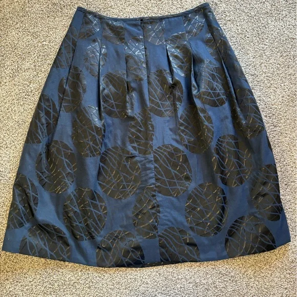VINCE Pleated Printed Midi Skirt - Picture 5 of 6
